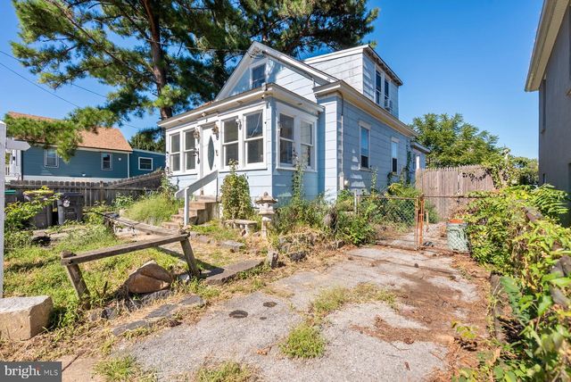 414 8TH ST, New Castle, DE 19720