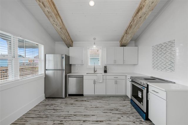 16710 Montego Way, Jamaica Beach, TX 77554