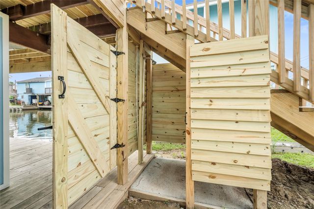 16710 Montego Way, Jamaica Beach, TX 77554