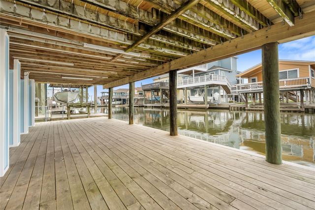 16710 Montego Way, Jamaica Beach, TX 77554