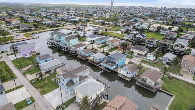 16710 Montego Way, Jamaica Beach, TX 77554