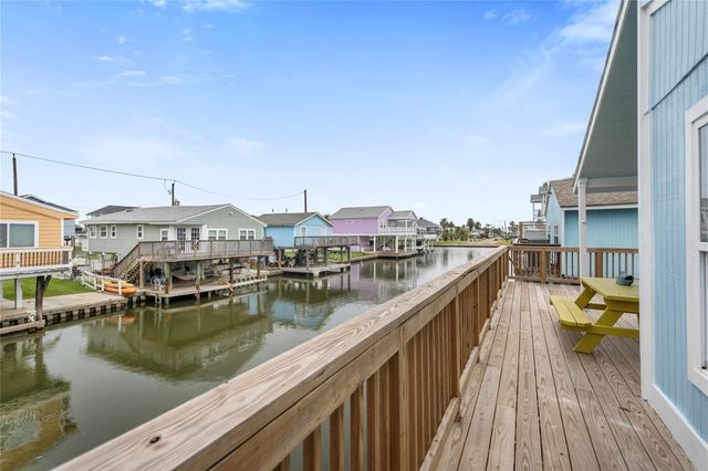 16710 Montego Way, Jamaica Beach, TX 77554