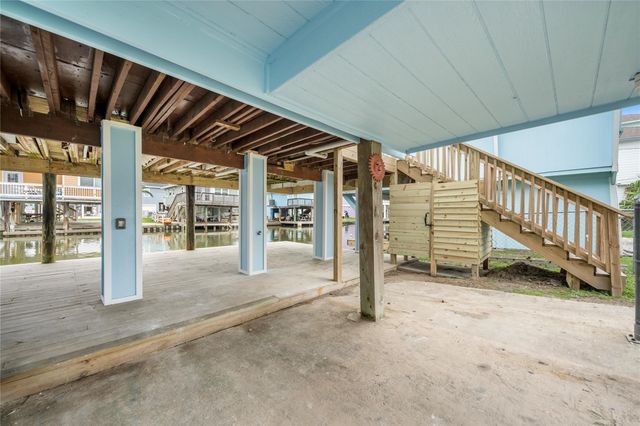 16710 Montego Way, Jamaica Beach, TX 77554