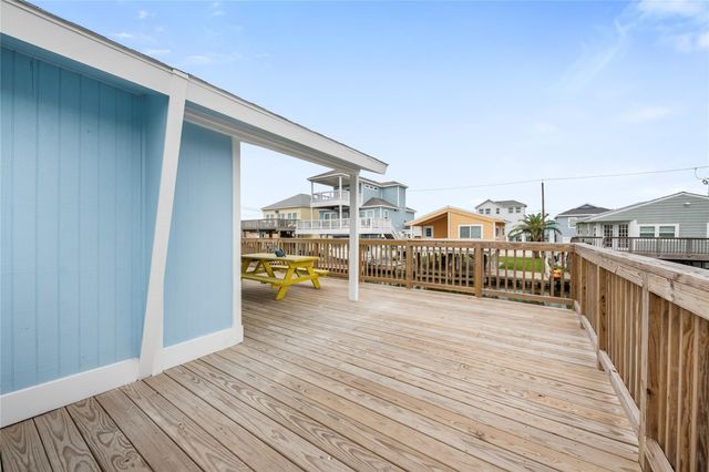 16710 Montego Way, Jamaica Beach, TX 77554