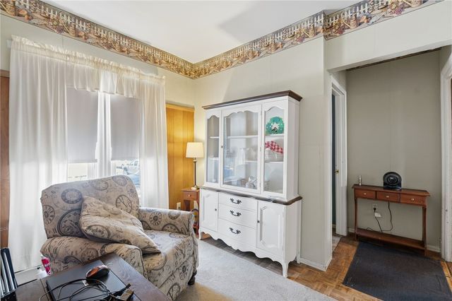 35 Woodlawn Avenue, Pawtucket, RI 02860