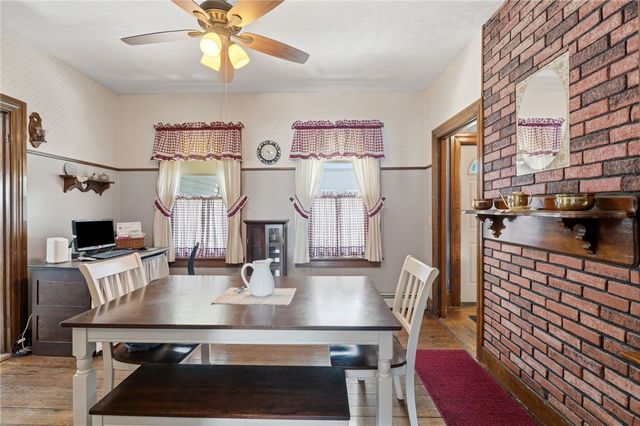 35 Woodlawn Avenue, Pawtucket, RI 02860