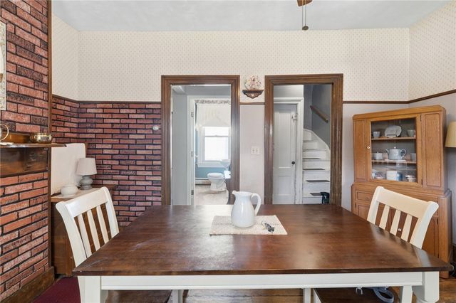 35 Woodlawn Avenue, Pawtucket, RI 02860