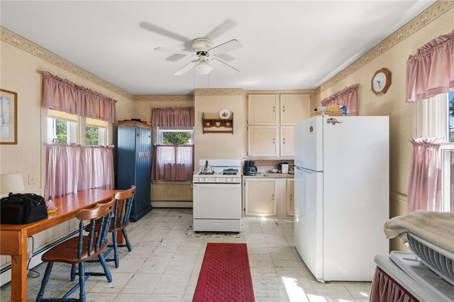 35 Woodlawn Avenue, Pawtucket, RI 02860