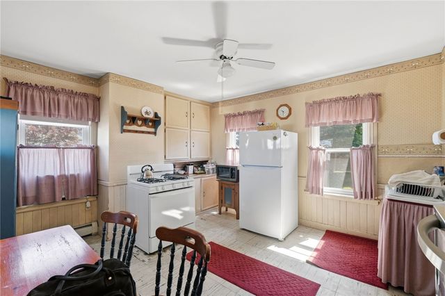 35 Woodlawn Avenue, Pawtucket, RI 02860