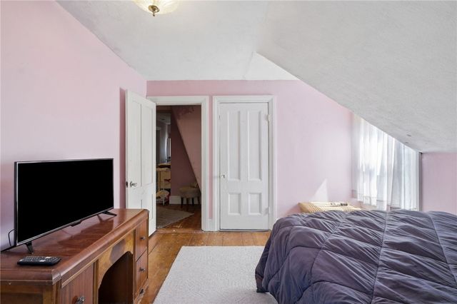 35 Woodlawn Avenue, Pawtucket, RI 02860