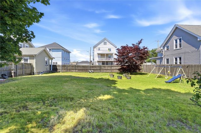 35 Woodlawn Avenue, Pawtucket, RI 02860