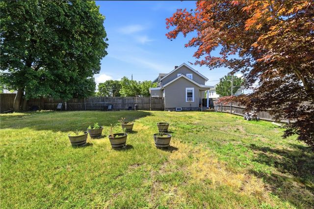 35 Woodlawn Avenue, Pawtucket, RI 02860