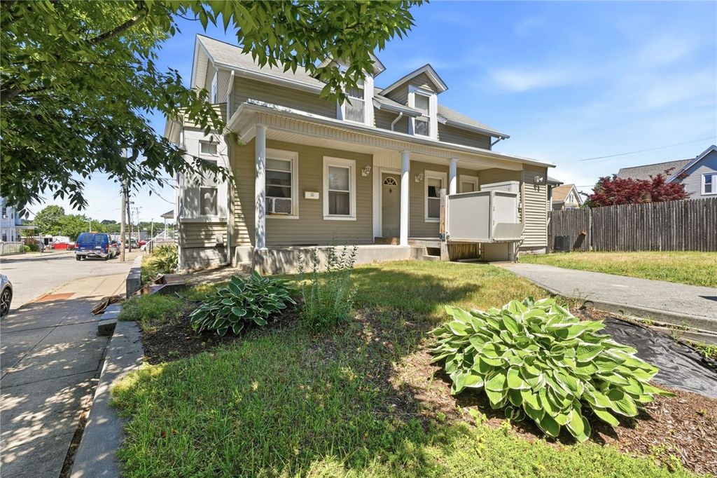 35 Woodlawn Avenue, Pawtucket, RI 02860