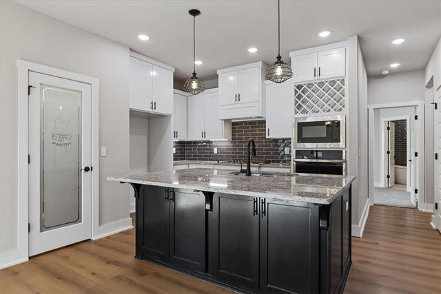 7005 SW High Meadows Boulevard, Bentonville, AR 72713