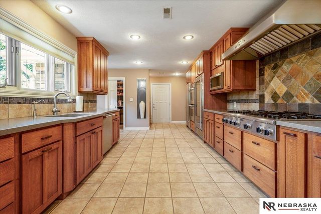 8200 SW 24th Street, Lincoln, NE 68523