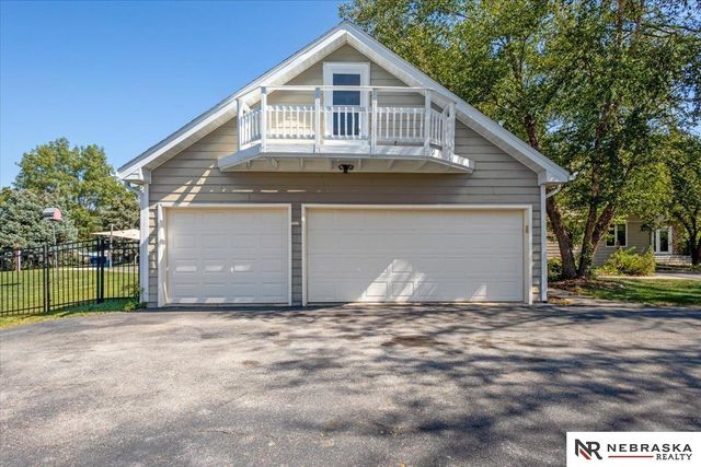 8200 SW 24th Street, Lincoln, NE 68523