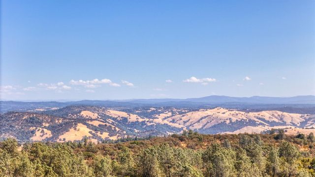 2478 Far Horizon Trl, Pilot Hill, CA 95664