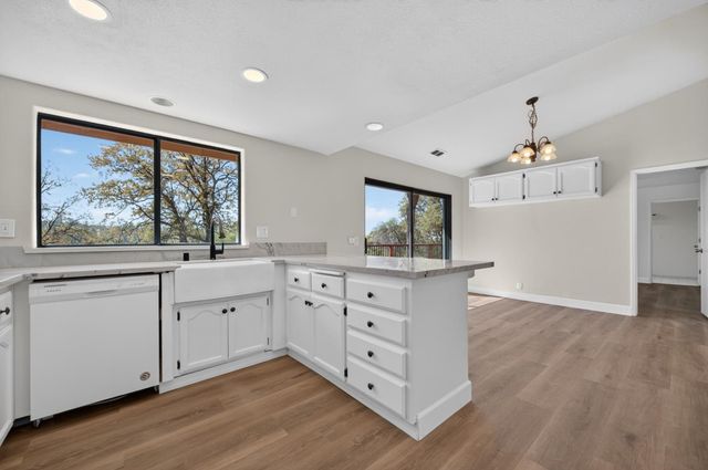 2478 Far Horizon Trl, Pilot Hill, CA 95664