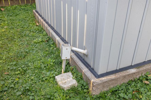 813 Woodson Drive, Caldwell, TX 77836