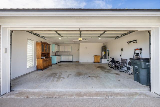 813 Woodson Drive, Caldwell, TX 77836