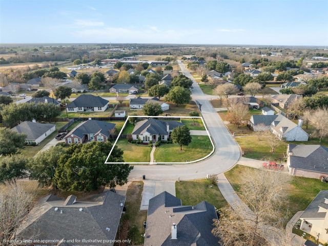 813 Woodson Drive, Caldwell, TX 77836