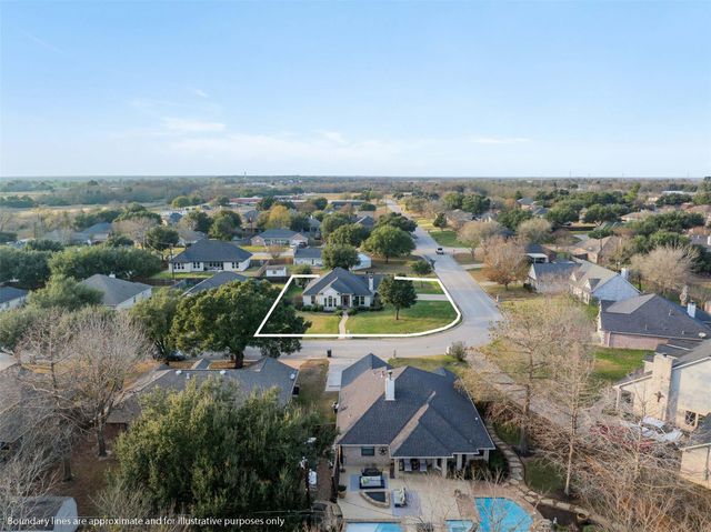 813 Woodson Drive, Caldwell, TX 77836