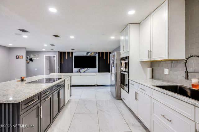 3441 RED OAK Circle E, Orange Park, FL 32073