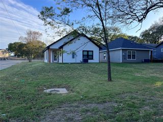 735 E Gandy Street, Denison, TX 75021