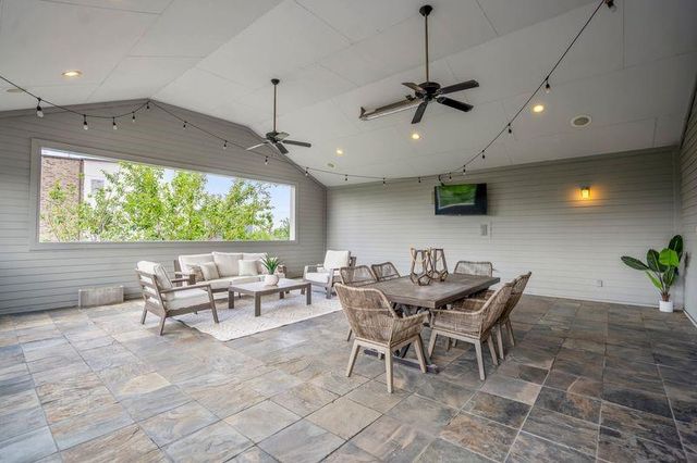 162 Vieux Carre Drive, Houston, TX 77009