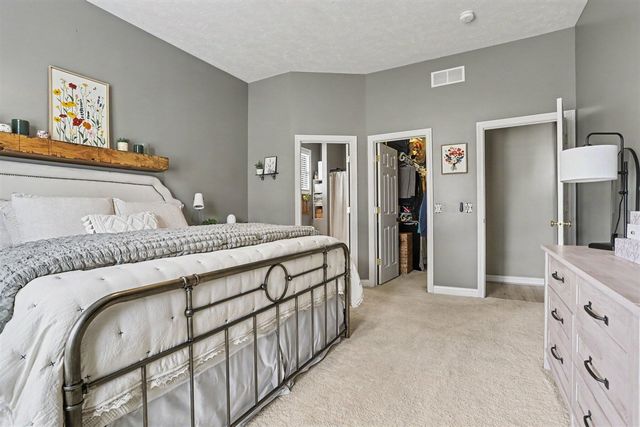 2531 Avalon Woods Drive, Portage, MI 49024