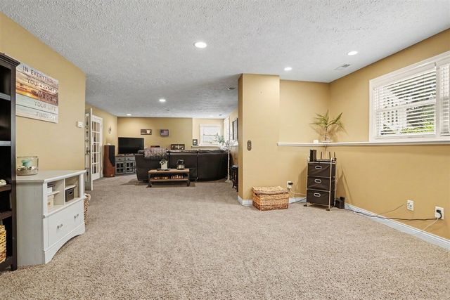 2531 Avalon Woods Drive, Portage, MI 49024