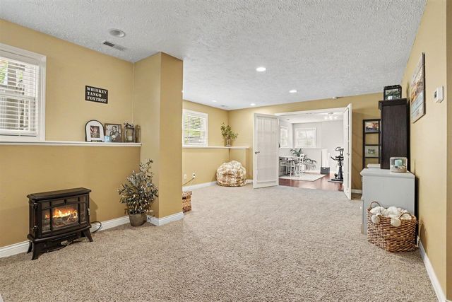 2531 Avalon Woods Drive, Portage, MI 49024