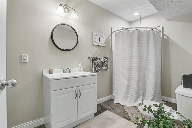 2531 Avalon Woods Drive, Portage, MI 49024