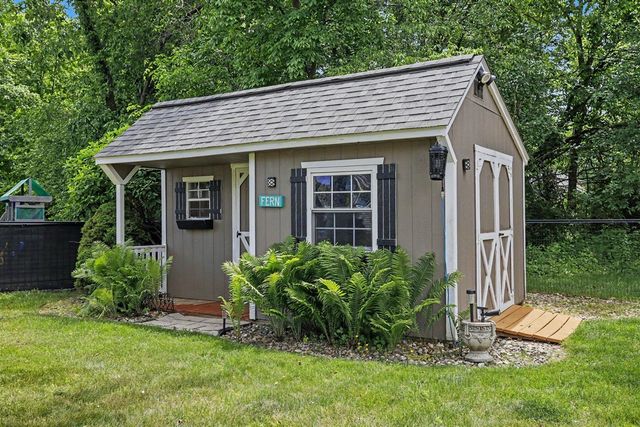 2531 Avalon Woods Drive, Portage, MI 49024