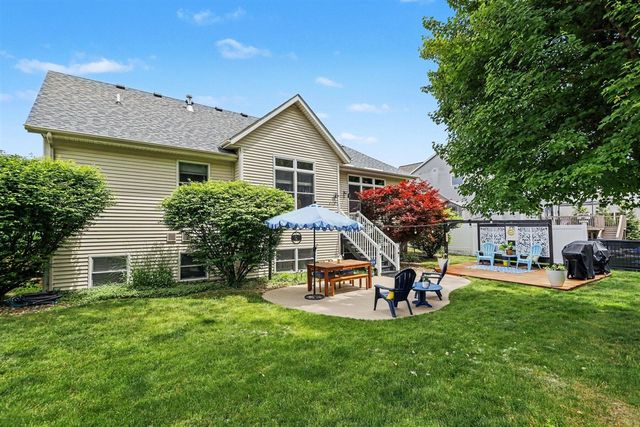 2531 Avalon Woods Drive, Portage, MI 49024