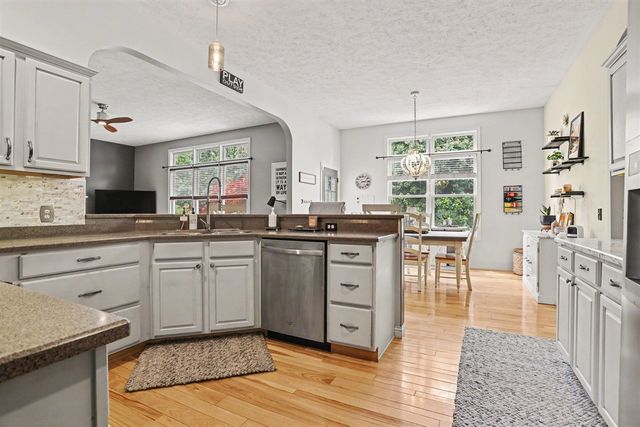 2531 Avalon Woods Drive, Portage, MI 49024