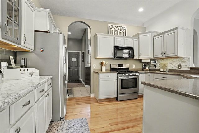 2531 Avalon Woods Drive, Portage, MI 49024