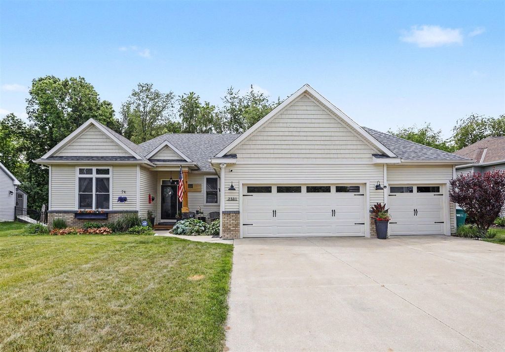 2531 Avalon Woods Drive, Portage, MI 49024
