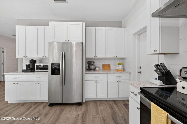 1046 N Tropical Trail, Merritt Island, FL 32953