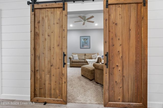 1046 N Tropical Trail, Merritt Island, FL 32953