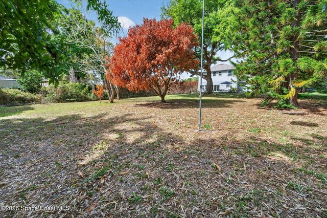 1046 N Tropical Trail, Merritt Island, FL 32953