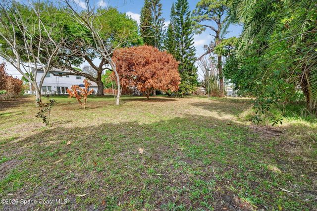 1046 N Tropical Trail, Merritt Island, FL 32953