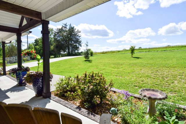 421 Marlin Ln, Westmoreland, TN 37186