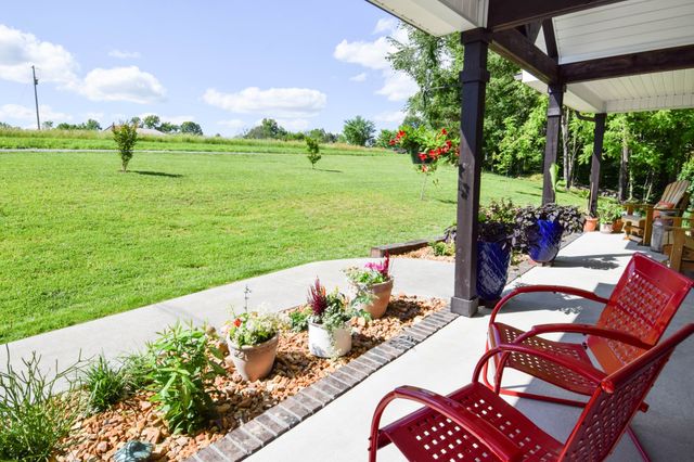 421 Marlin Ln, Westmoreland, TN 37186