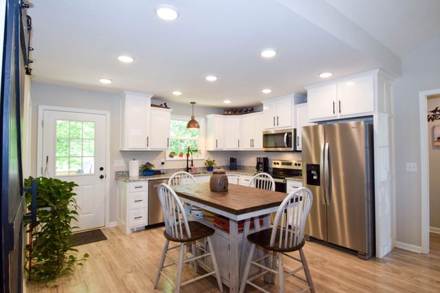 421 Marlin Ln, Westmoreland, TN 37186