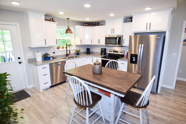 421 Marlin Ln, Westmoreland, TN 37186