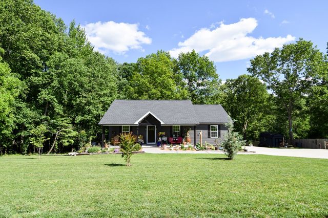 421 Marlin Ln, Westmoreland, TN 37186