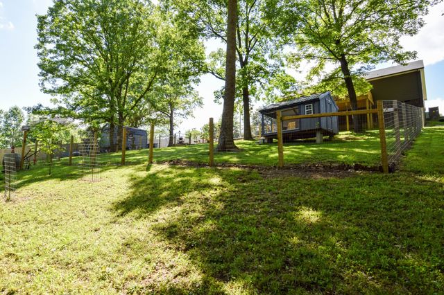 421 Marlin Ln, Westmoreland, TN 37186