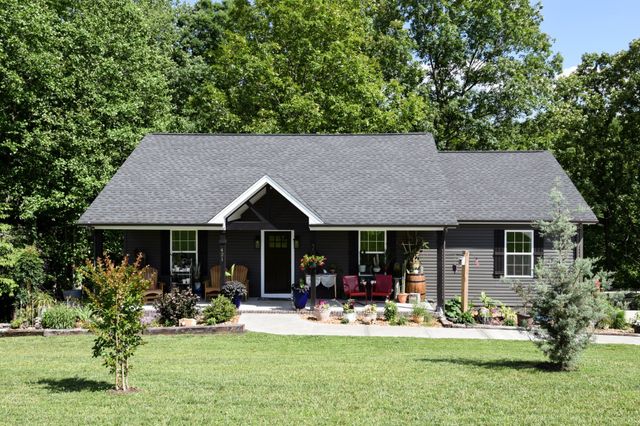 421 Marlin Ln, Westmoreland, TN 37186