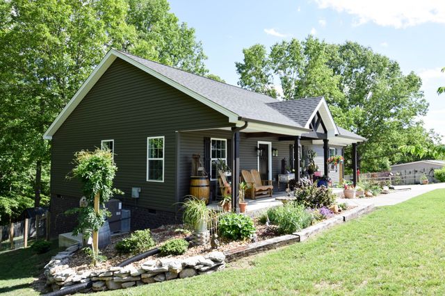 421 Marlin Ln, Westmoreland, TN 37186